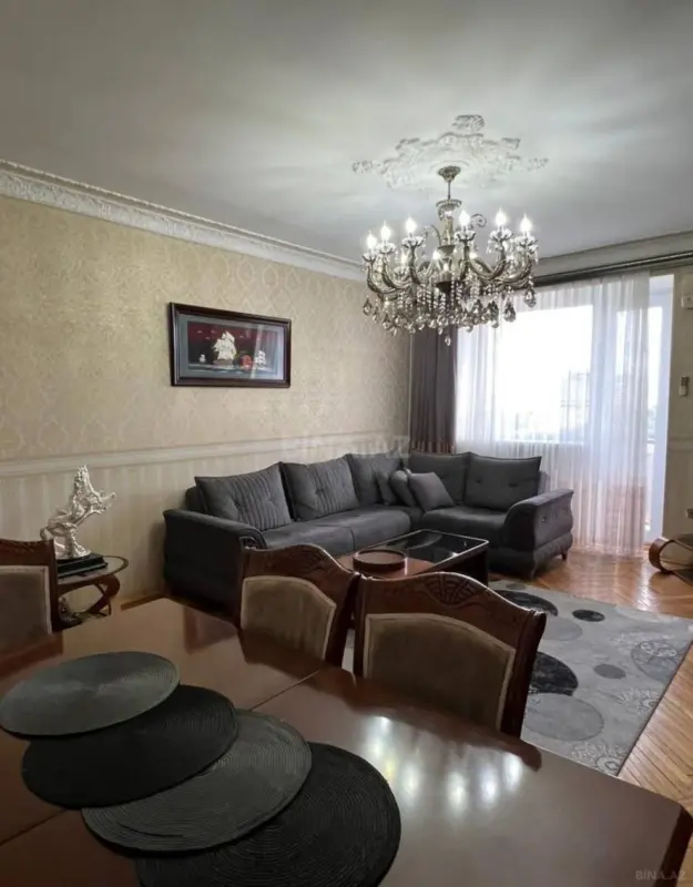 Satılır 4 otaqlı mənzil 100 m²