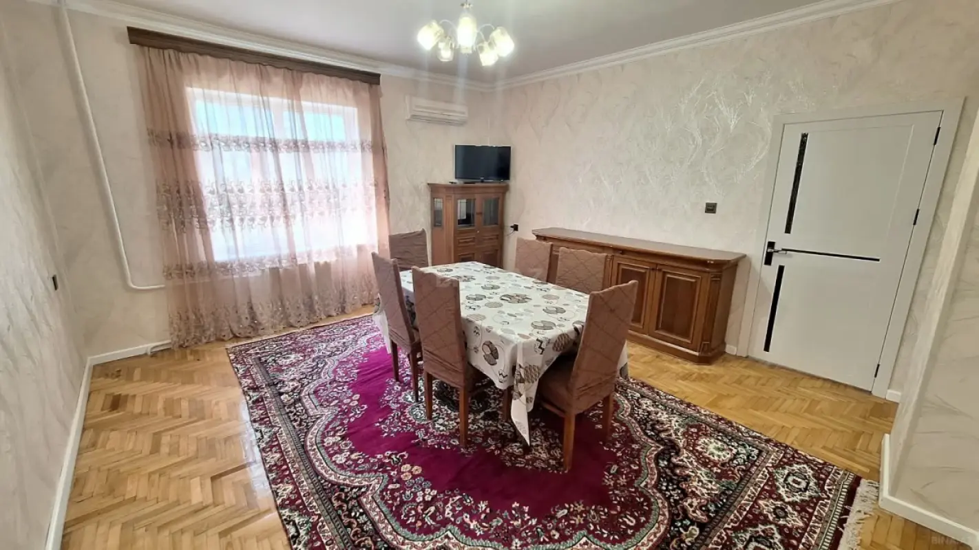 Kirayə verilir 4 otaqlı mənzil 90 m²