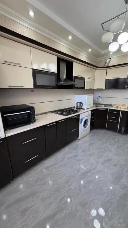 Kirayə verilir 2 otaqlı mənzil 80 m²