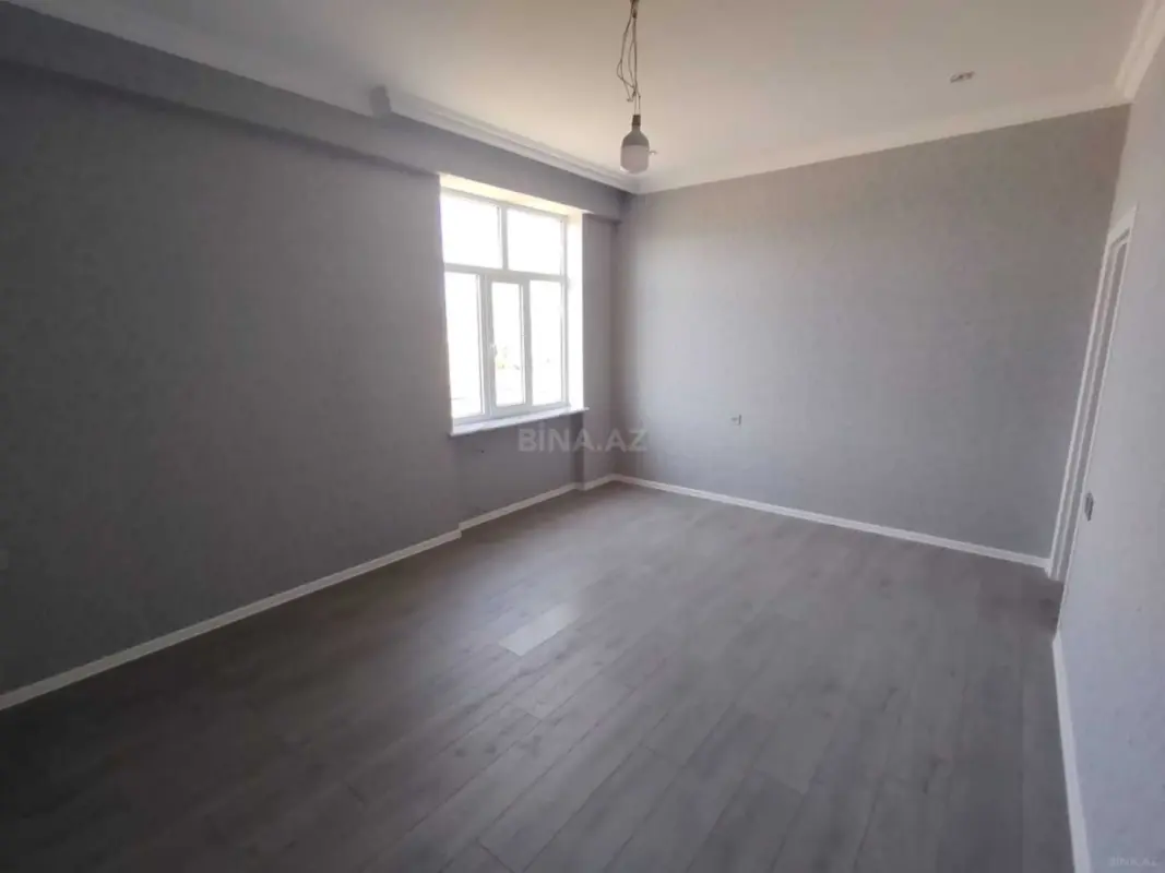 Satılır 4 otaqlı mənzil 120 m²