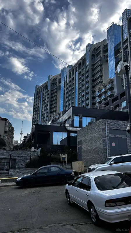 Kirayə verilir 3 otaqlı mənzil 185 m²