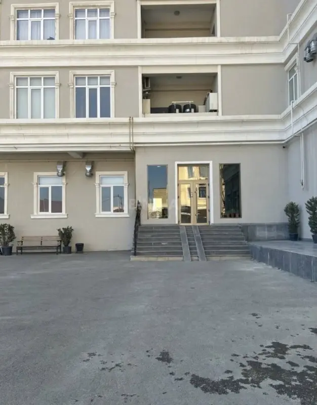 Satılır 4 otaqlı mənzil 171 m²