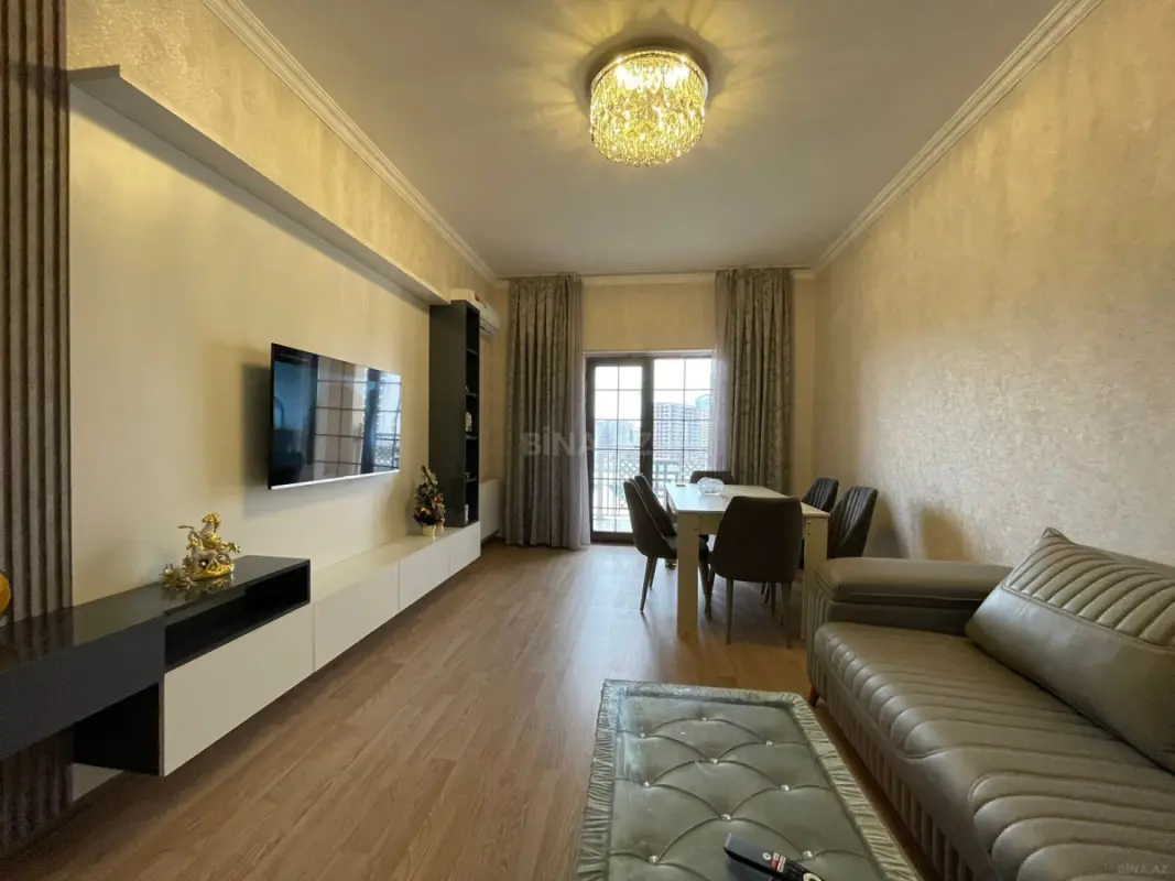 Kirayə verilir 3 otaqlı mənzil 185 m²