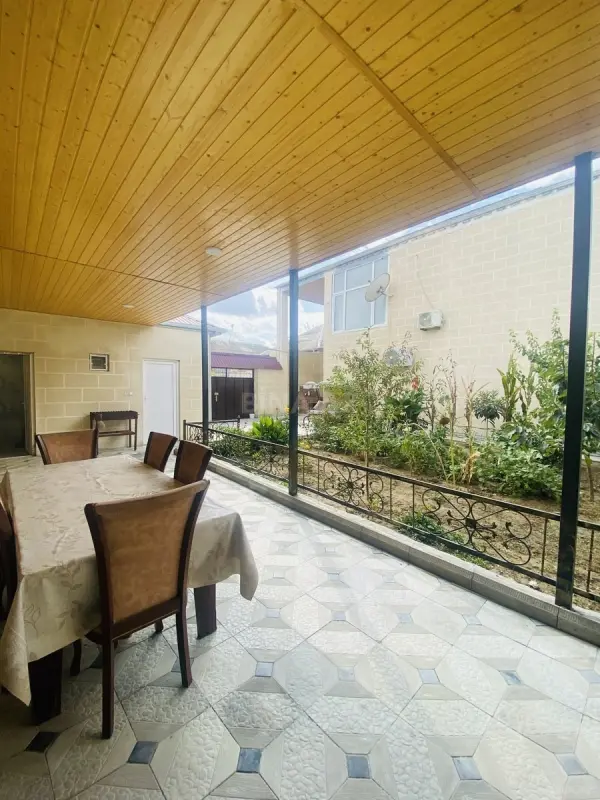 Satılır 6 otaqlı həyət evi 200 m²