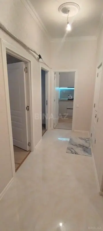 Kirayə verilir 2 otaqlı mənzil 68 m²