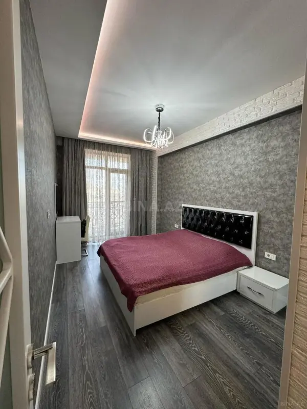 Kirayə verilir 2 otaqlı mənzil 90 m²