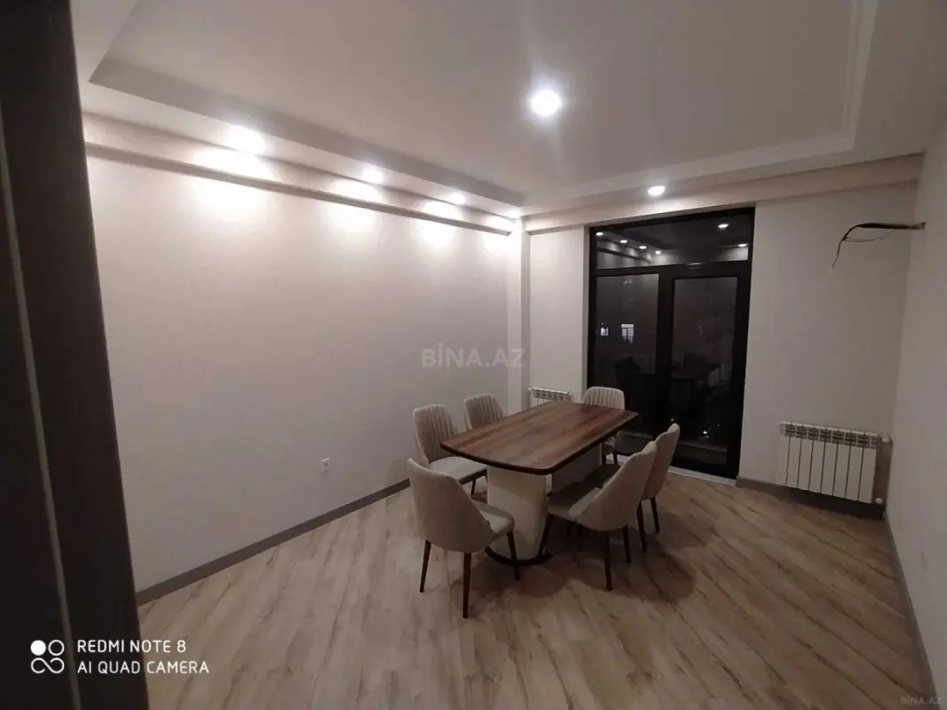 Kirayə verilir 2 otaqlı mənzil 71 m²