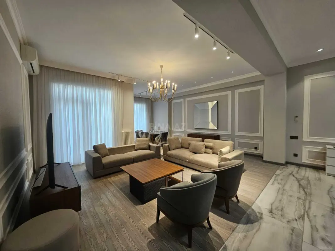 Kirayə verilir 4 otaqlı mənzil 220 m²