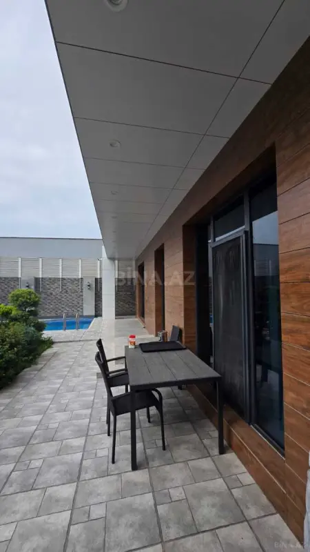 Satılır 7 otaqlı həyət evi 240 m²