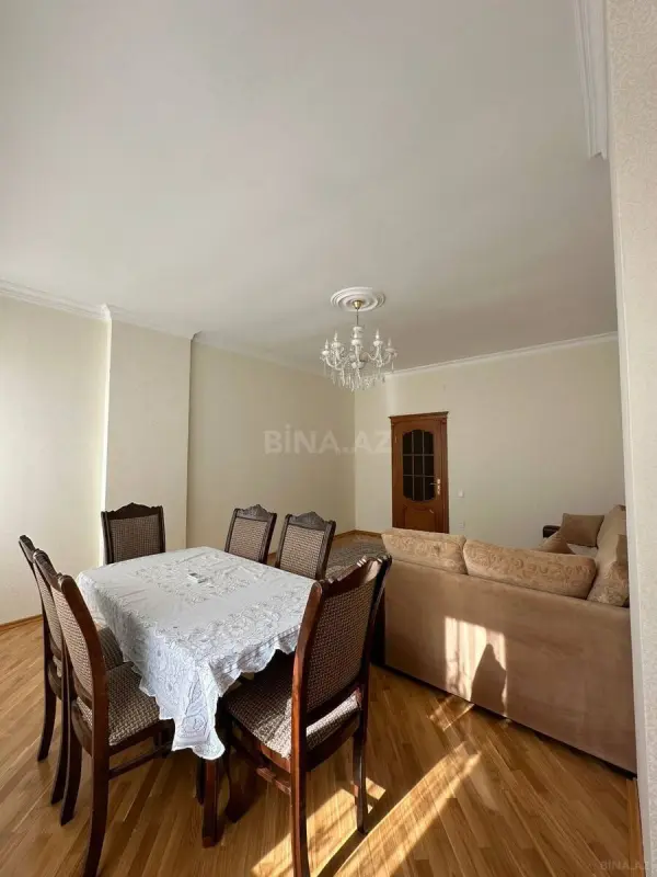 Kirayə verilir 2 otaqlı mənzil 82 m²