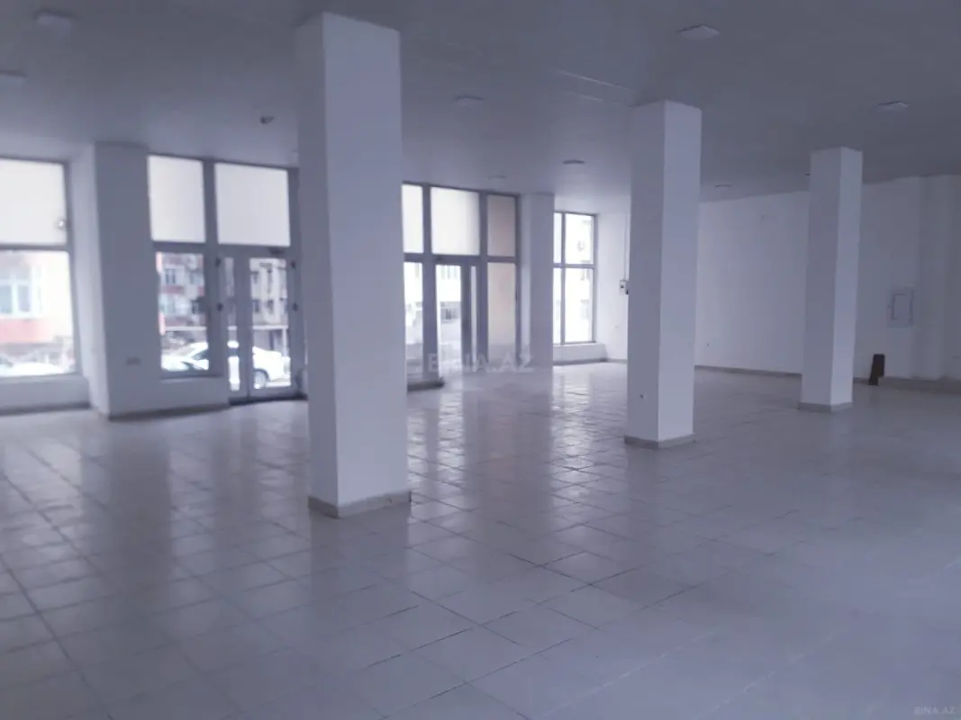 Satılır obyekt 210 m²