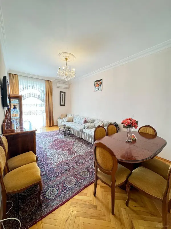 Kirayə verilir 2 otaqlı mənzil 80 m²