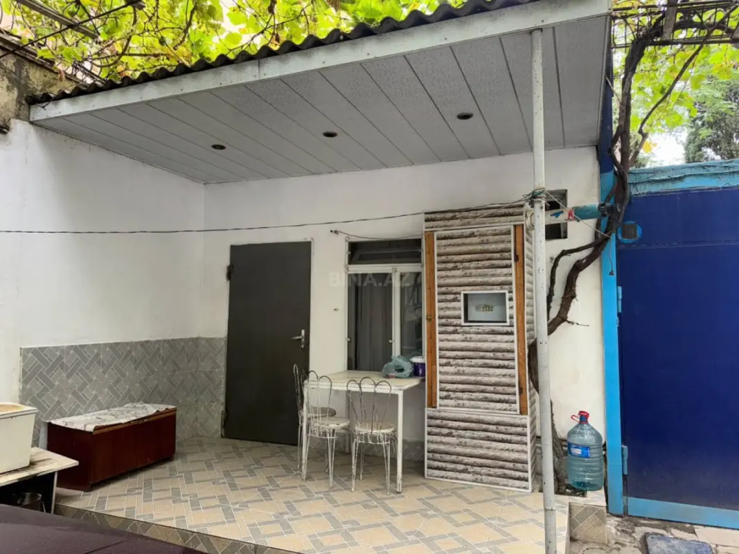 Kirayə verilir 2 otaqlı həyət evi 180 m²