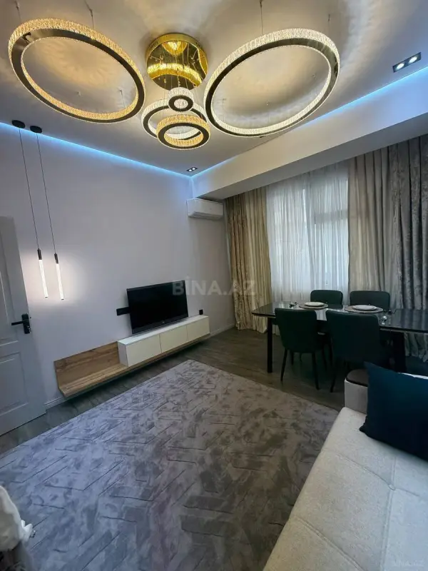 Kirayə verilir 2 otaqlı mənzil 75 m²