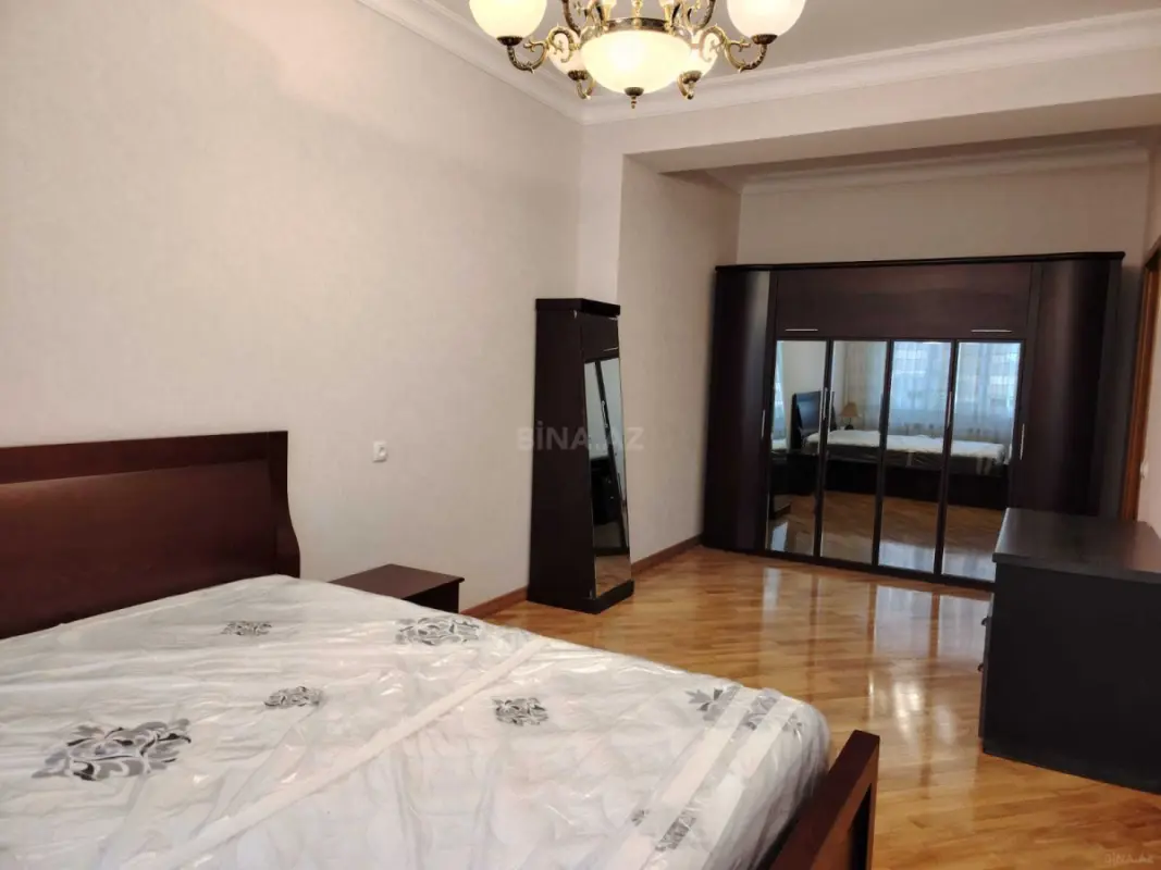 Kirayə verilir 2 otaqlı mənzil 88 m²