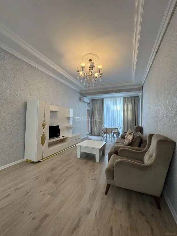 Kirayə verilir 2 otaqlı mənzil 77 m²