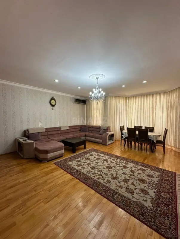 Kirayə verilir 3 otaqlı mənzil 150 m²