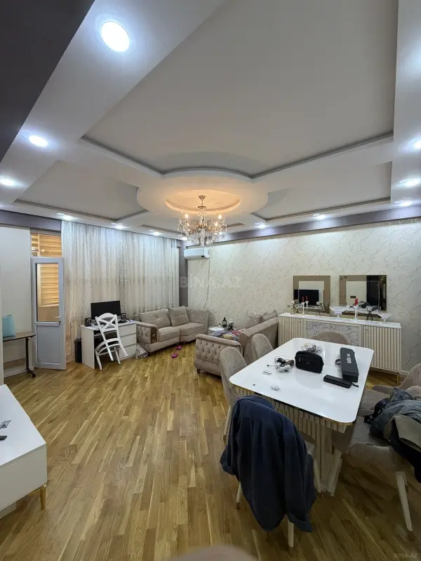 Satılır 3 otaqlı mənzil 115 m²