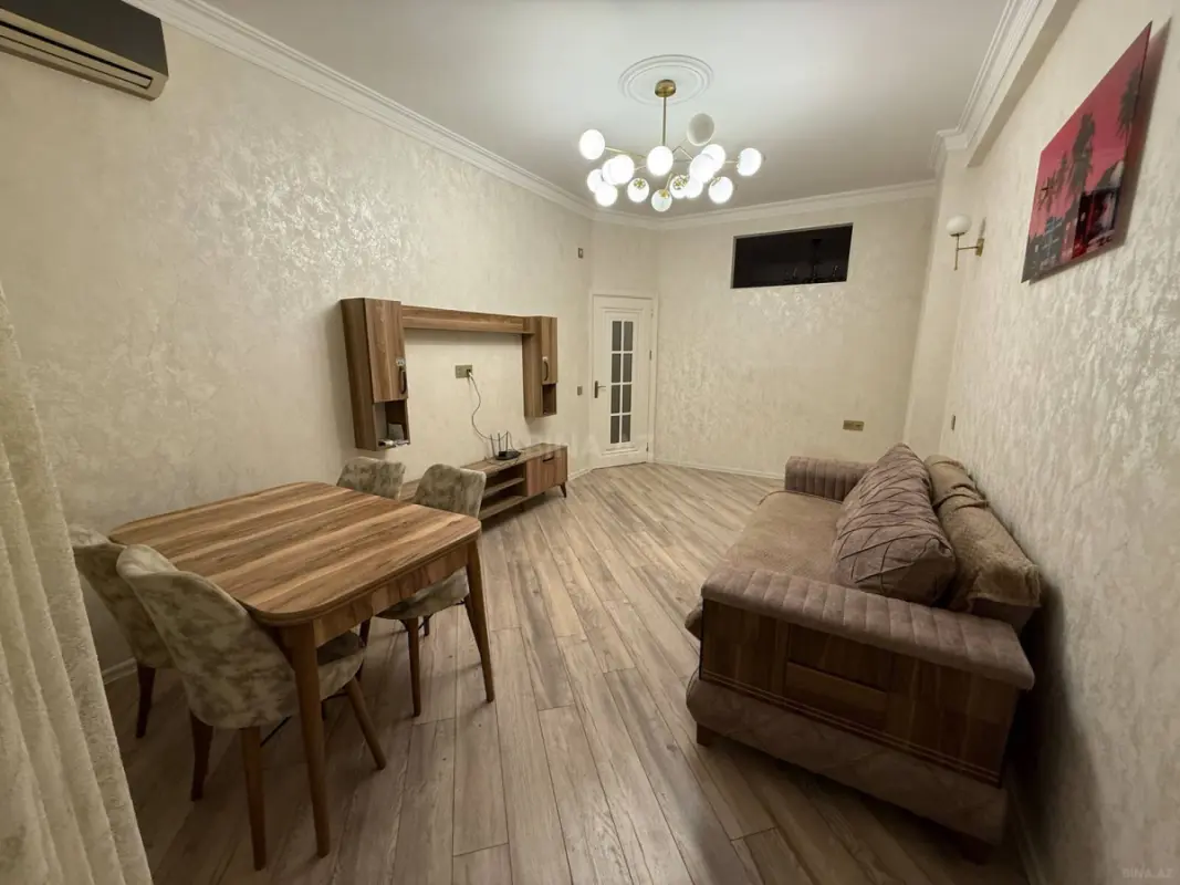 Kirayə verilir 2 otaqlı mənzil 85 m²