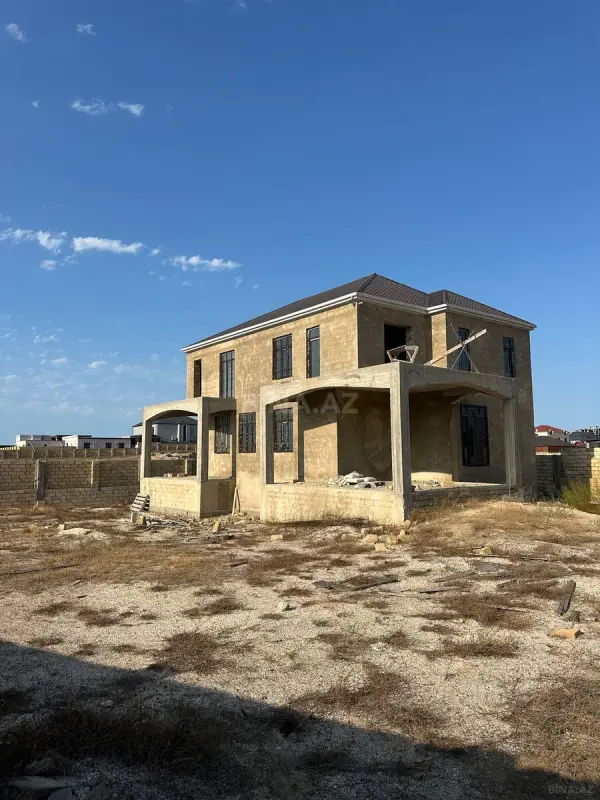 Satılır 8 otaqlı həyət evi 500 m²
