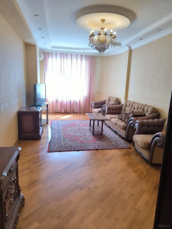 Kirayə verilir 3 otaqlı mənzil 120 m²