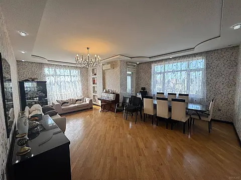 Satılır 3 otaqlı mənzil 130 m² — Bakı, İnşaatçılar 3 otaq 130.00 m²