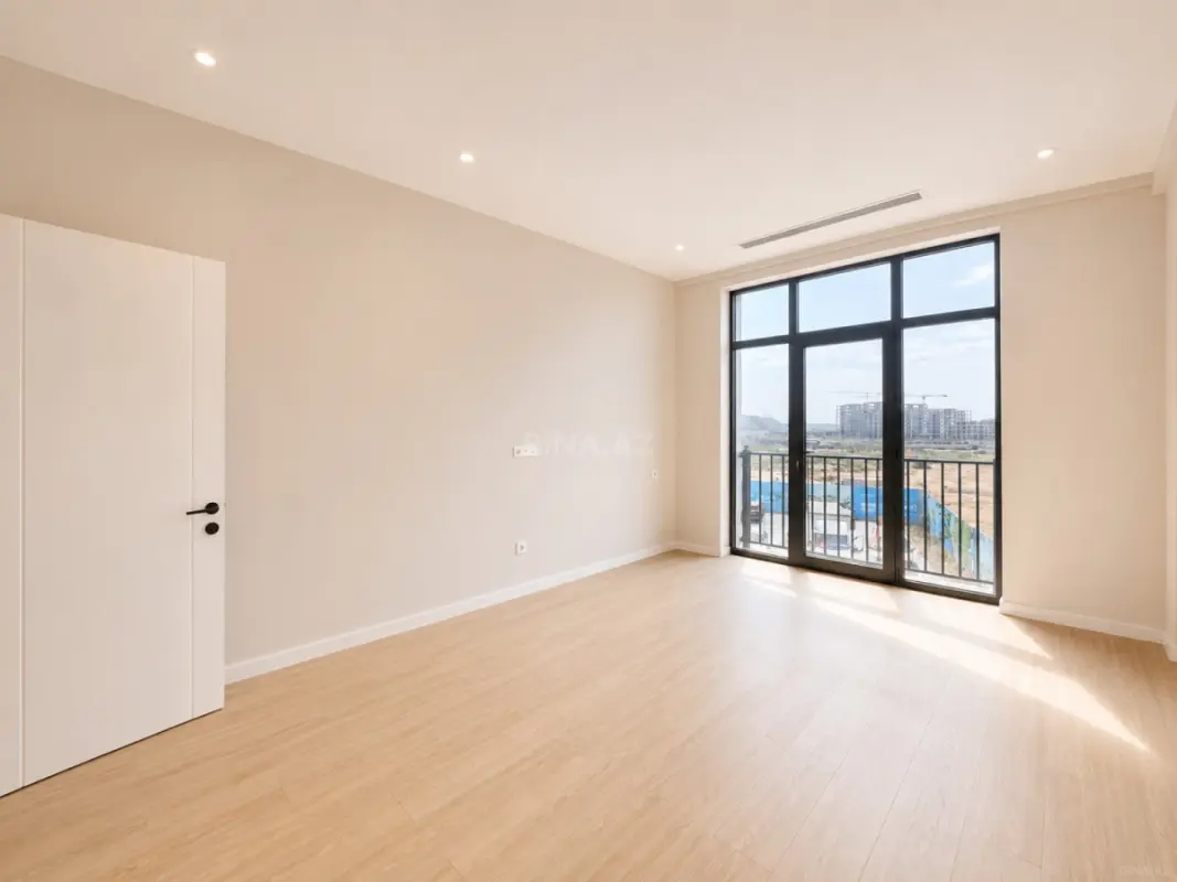 Satılır 2 otaqlı mənzil 83 m²