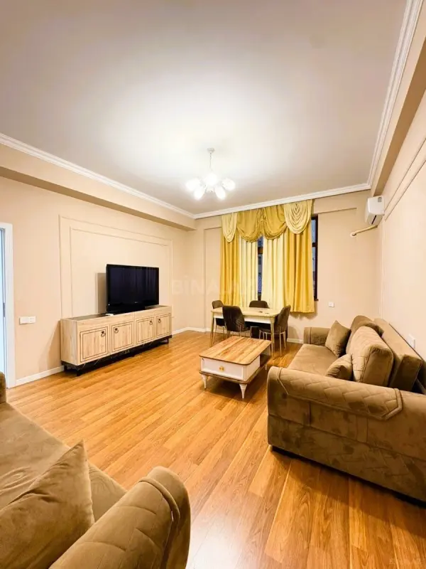 Kirayə verilir 2 otaqlı mənzil 104 m²