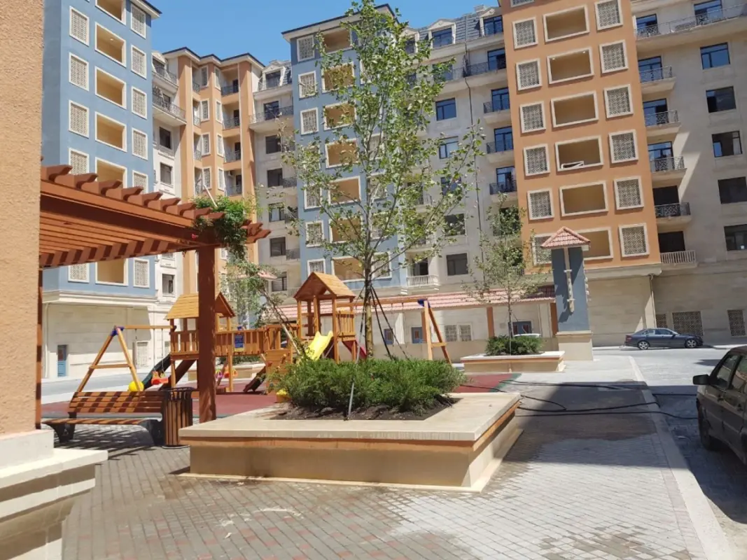Kirayə verilir 3 otaqlı mənzil 150 m²