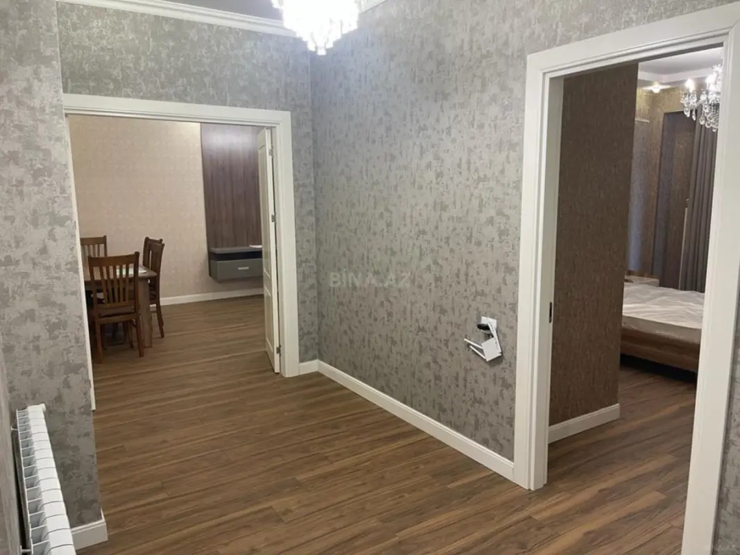 Kirayə verilir 2 otaqlı mənzil 106 m²
