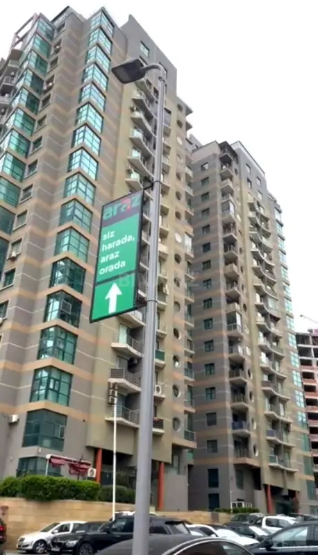 Satılır 3 otaqlı mənzil 176 m²