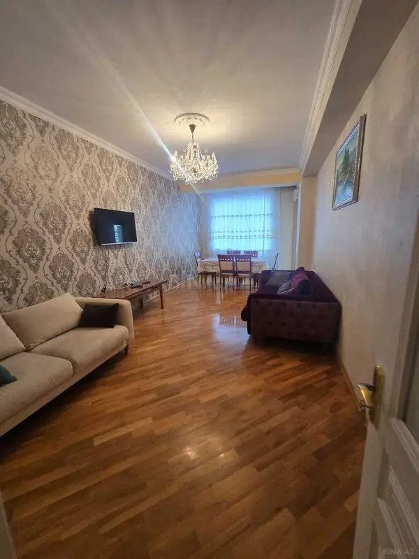 Kirayə verilir 2 otaqlı mənzil 115 m²