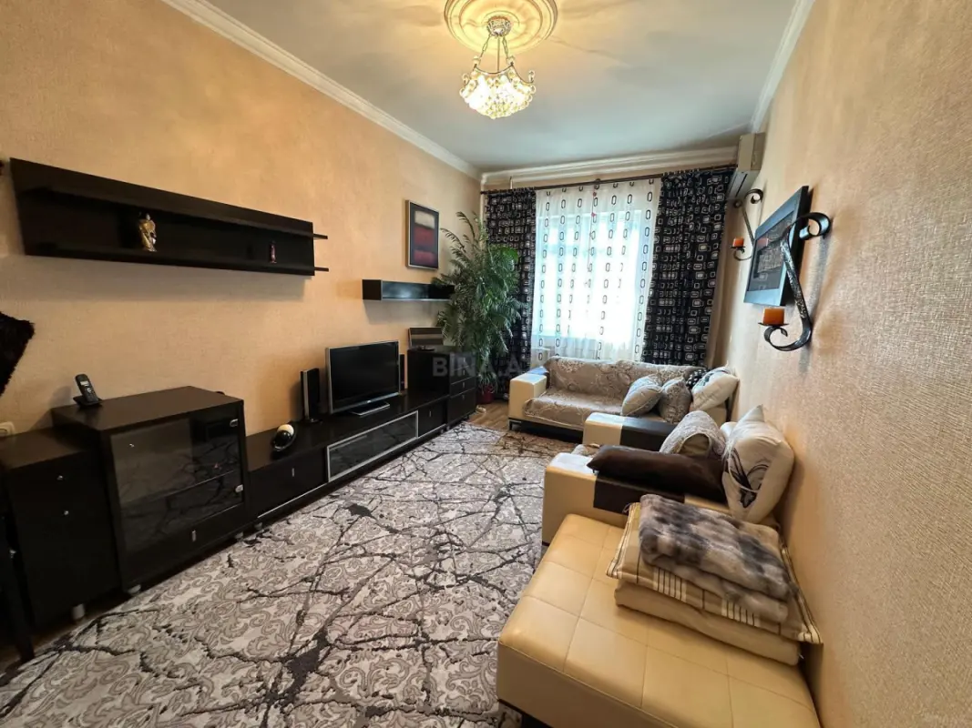 Kirayə verilir 2 otaqlı mənzil 65 m²