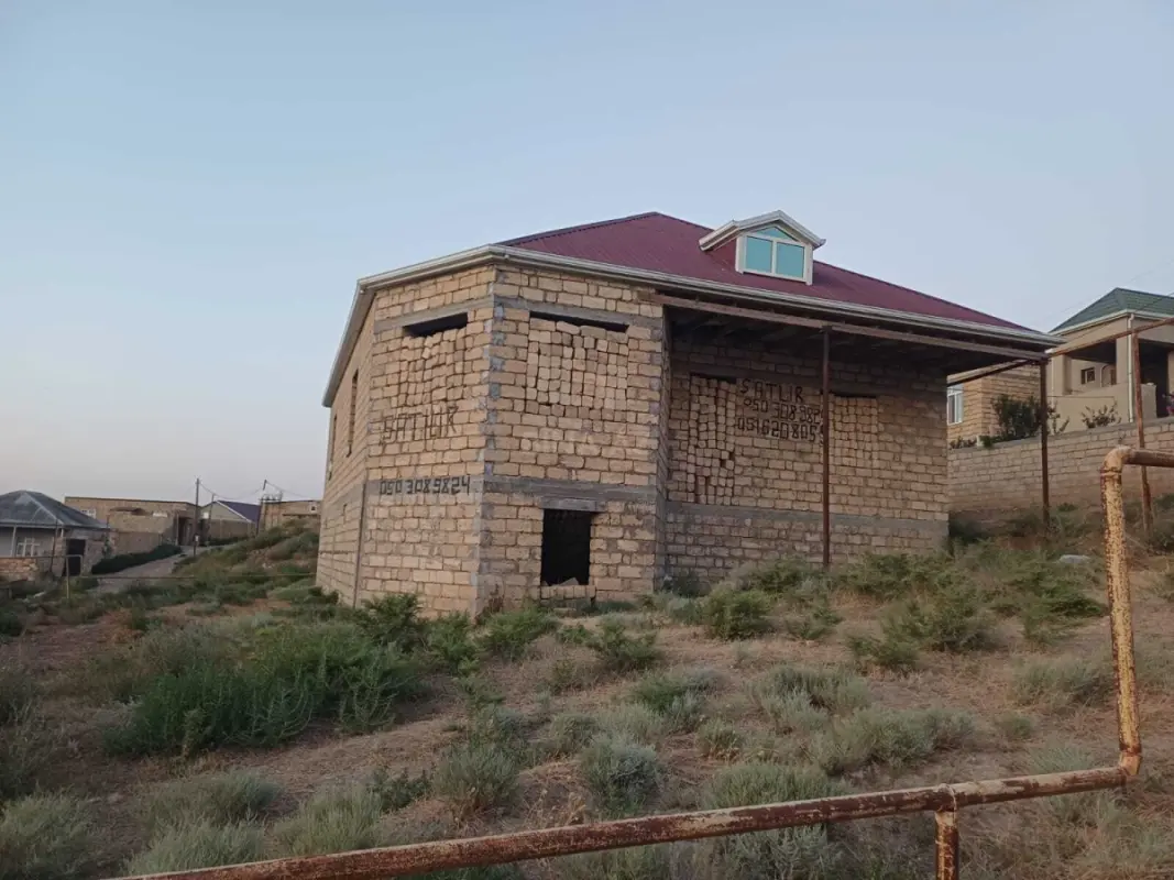 Satılır 4 otaqlı həyət evi 90 m²
