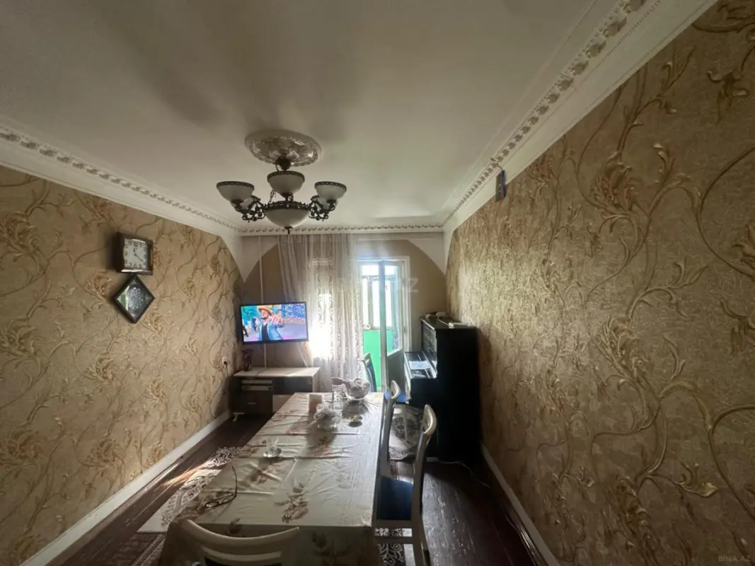 Satılır 5 otaqlı mənzil 125 m²