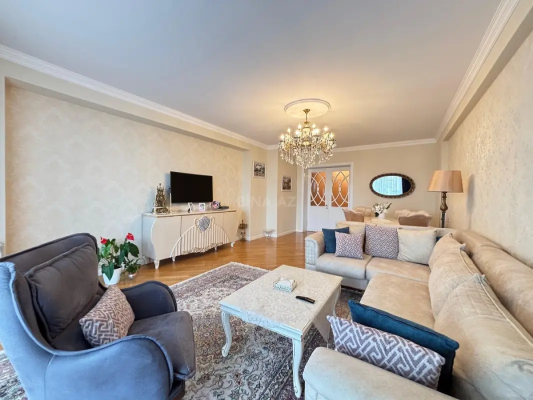 Kirayə verilir 3 otaqlı mənzil 150 m²