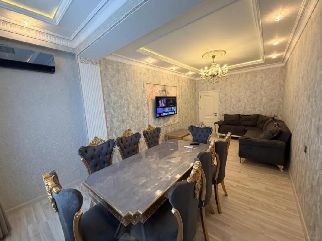 Satılır 2 otaqlı mənzil 115 m²
