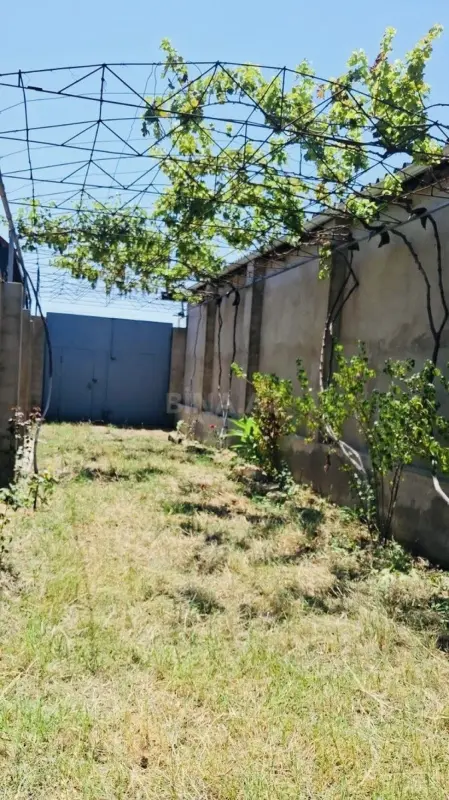 Satılır 3 otaqlı həyət evi 200 m²