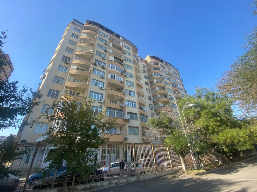 Satılır 3 otaqlı mənzil 140 m²