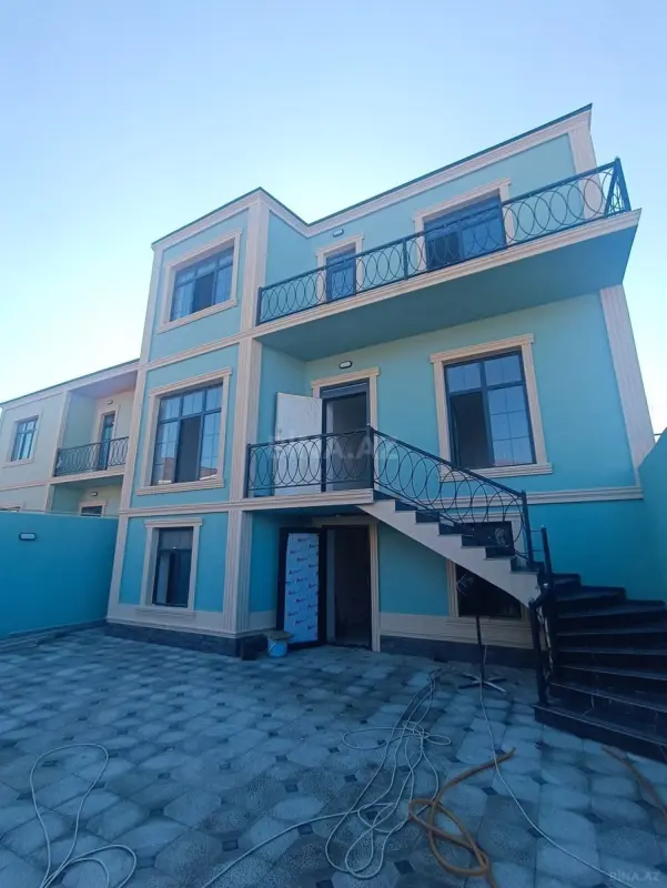 Satılır 6 otaqlı həyət evi 185 m²