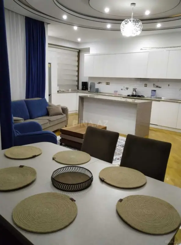 Kirayə verilir 3 otaqlı mənzil 130 m²