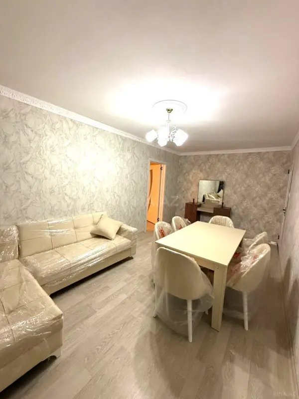 Kirayə verilir 2 otaqlı mənzil 60 m²