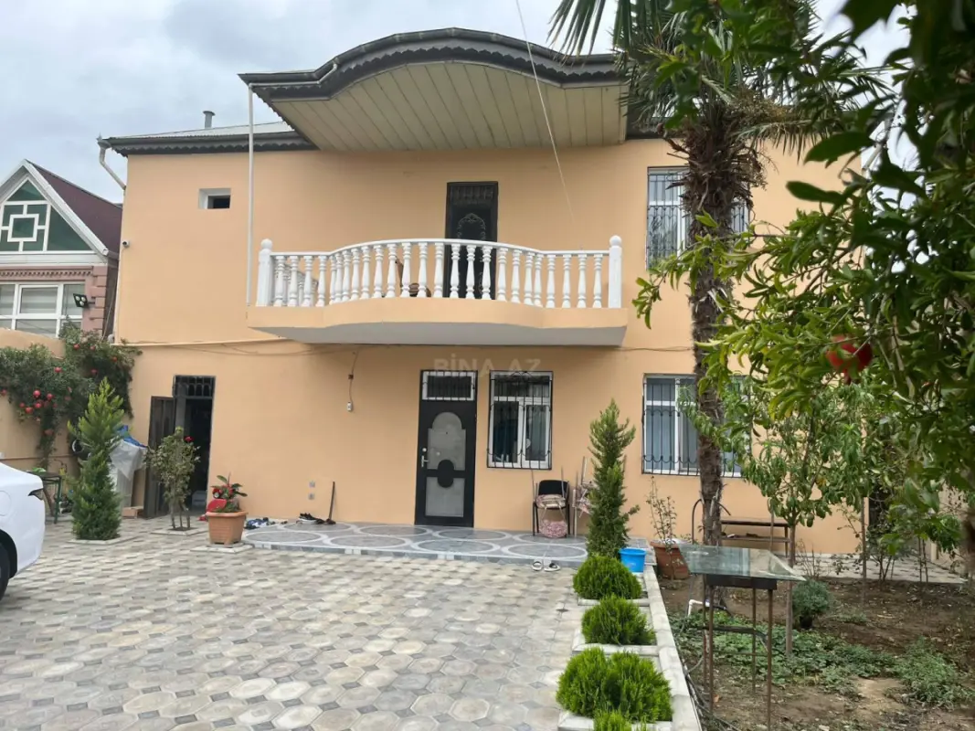 Satılır 6 otaqlı həyət evi 301 m²