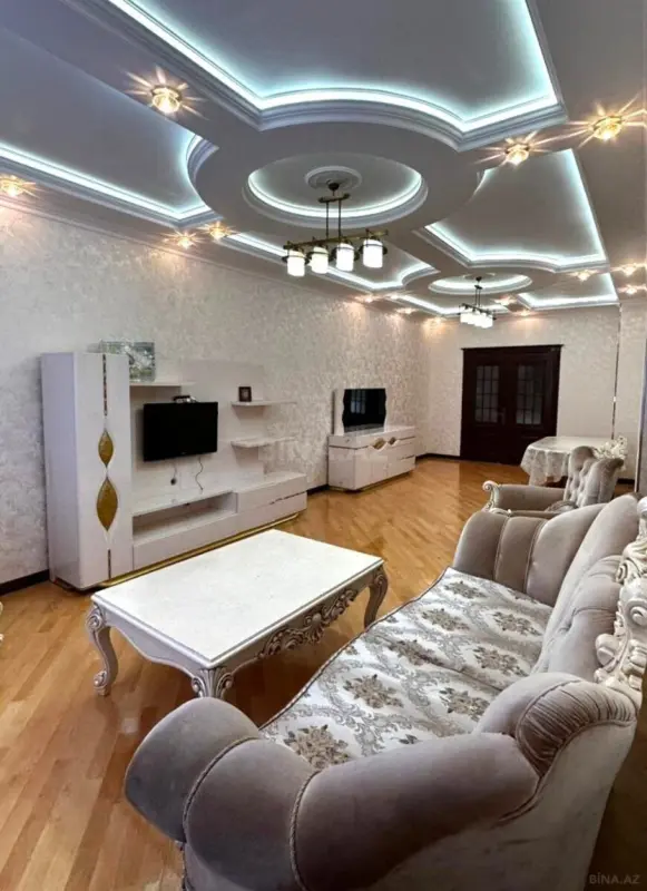 Kirayə verilir 3 otaqlı mənzil 140 m²