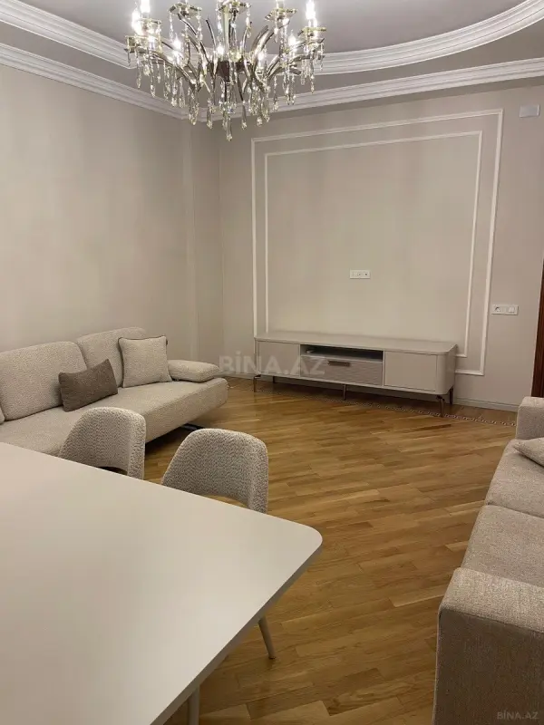Kirayə verilir 2 otaqlı mənzil 100 m²