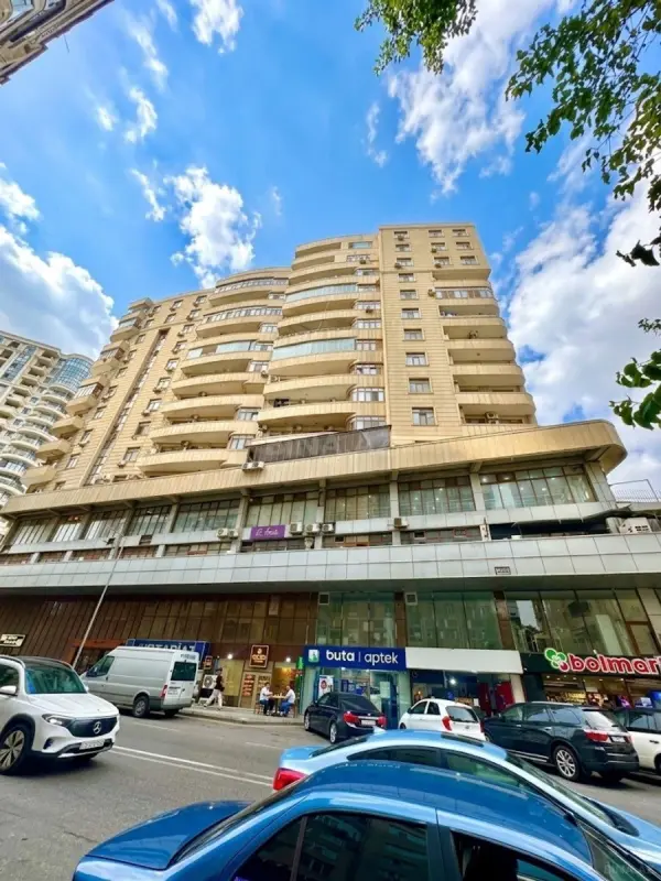 Satılır 3 otaqlı mənzil 115 m²