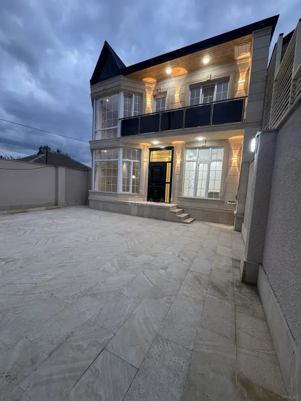 Satılır 5 otaqlı həyət evi 180 m²