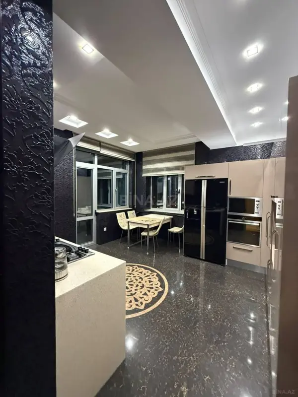 Kirayə verilir 4 otaqlı mənzil 170 m²