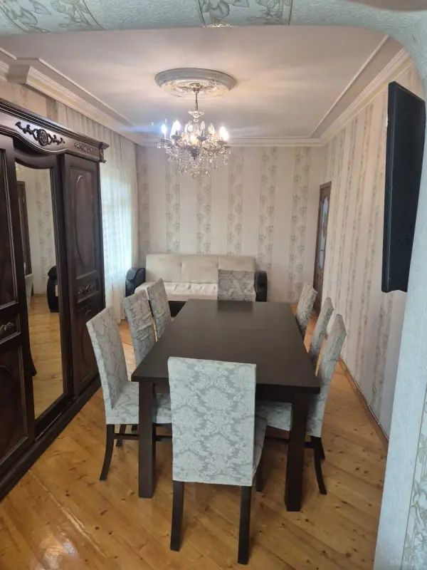 Satılır 4 otaqlı mənzil 118 m²