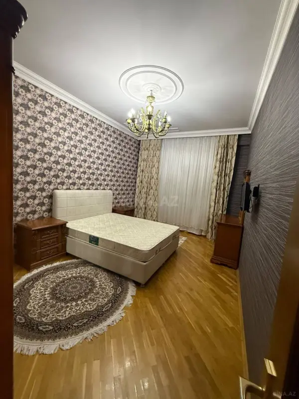 Kirayə verilir 3 otaqlı mənzil 135 m²
